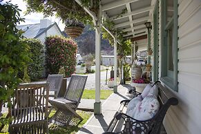 Settlers Cottage Motel