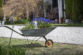 Settlers Cottage Motel