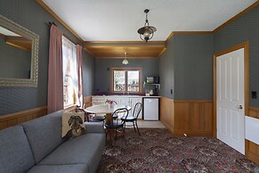 Settlers Cottage Motel