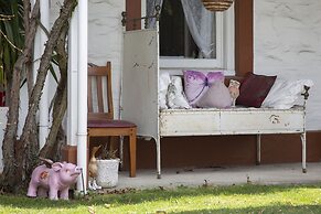 Settlers Cottage Motel