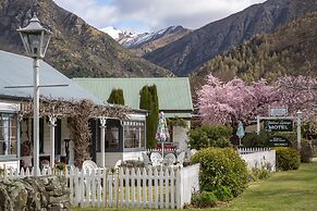 Settlers Cottage Motel