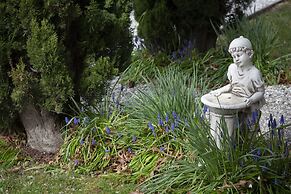 Settlers Cottage Motel