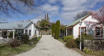 Settlers Cottage Motel