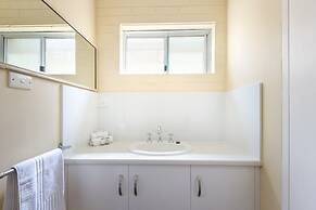 Albany Holiday Units