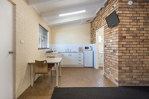 Albany Holiday Units