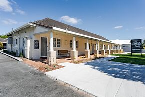 Albany Holiday Units