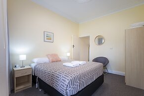 Albany Holiday Units