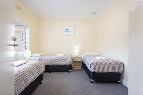 Albany Holiday Units