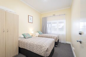 Albany Holiday Units