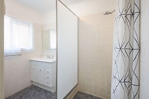 Albany Holiday Units