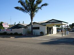 Oval Motel