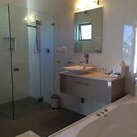 Chaucer Palms Boutique Bed & Breakfast