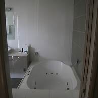 Chaucer Palms Boutique Bed & Breakfast