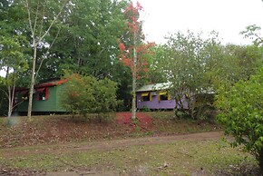 Lake Eacham Tourist Park & Self Contained Cabins