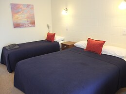 Colonial Court Motel