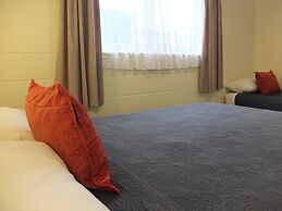 Colonial Court Motel