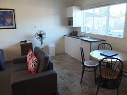 Colonial Court Motel