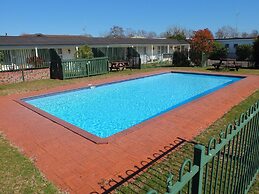 Colonial Court Motel