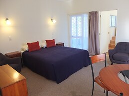 Colonial Court Motel