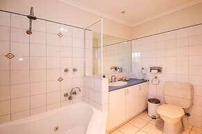 Torquay Tropicana Motel