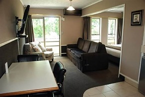 Fountain City Motor Inn