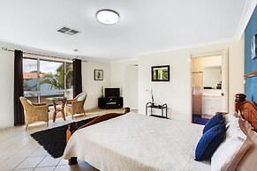 Salamander Beach Accommodation Adults Only