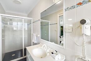 Salamander Beach Accommodation Adults Only