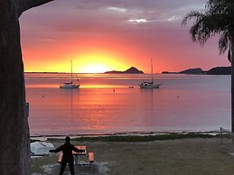 Salamander Beach Accommodation Adults Only