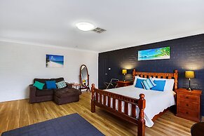 Salamander Beach Accommodation Adults Only