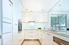 Breeze Beachfront Apartments