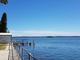 The Entrance Backpackers - Hostel