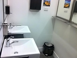 The Entrance Backpackers - Hostel