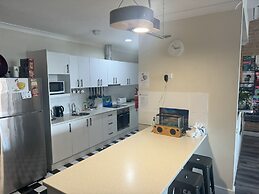 The Entrance Backpackers - Hostel