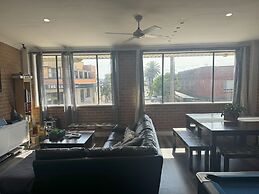 The Entrance Backpackers - Hostel