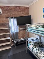 The Entrance Backpackers - Hostel