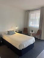 Estelle Kramer Motor Inn