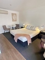 Estelle Kramer Motor Inn