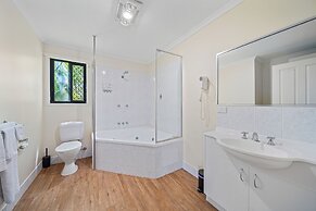 Emerald Motel Apartments