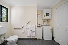 Emerald Motel Apartments