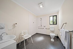 Emerald Motel Apartments