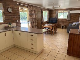 Rubyvale Motel & Holiday Units - An Adults Only Getaway