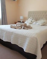 Rubyvale Motel & Holiday Units - An Adults Only Getaway