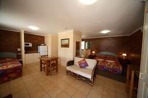 Rubyvale Motel & Holiday Units - An Adults Only Getaway