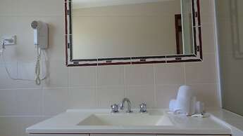 Moon River Motor Inn