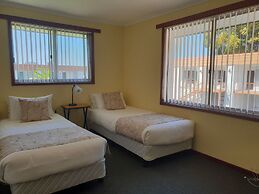 Moon River Motor Inn