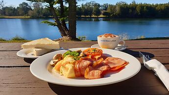 Moon River Motor Inn