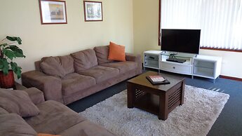 Moon River Motor Inn