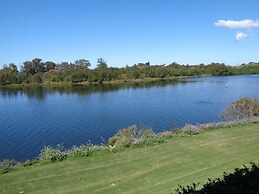 Moon River Motor Inn