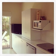 Springtide Studio Apartments