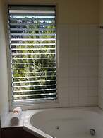 Springtide Studio Apartments